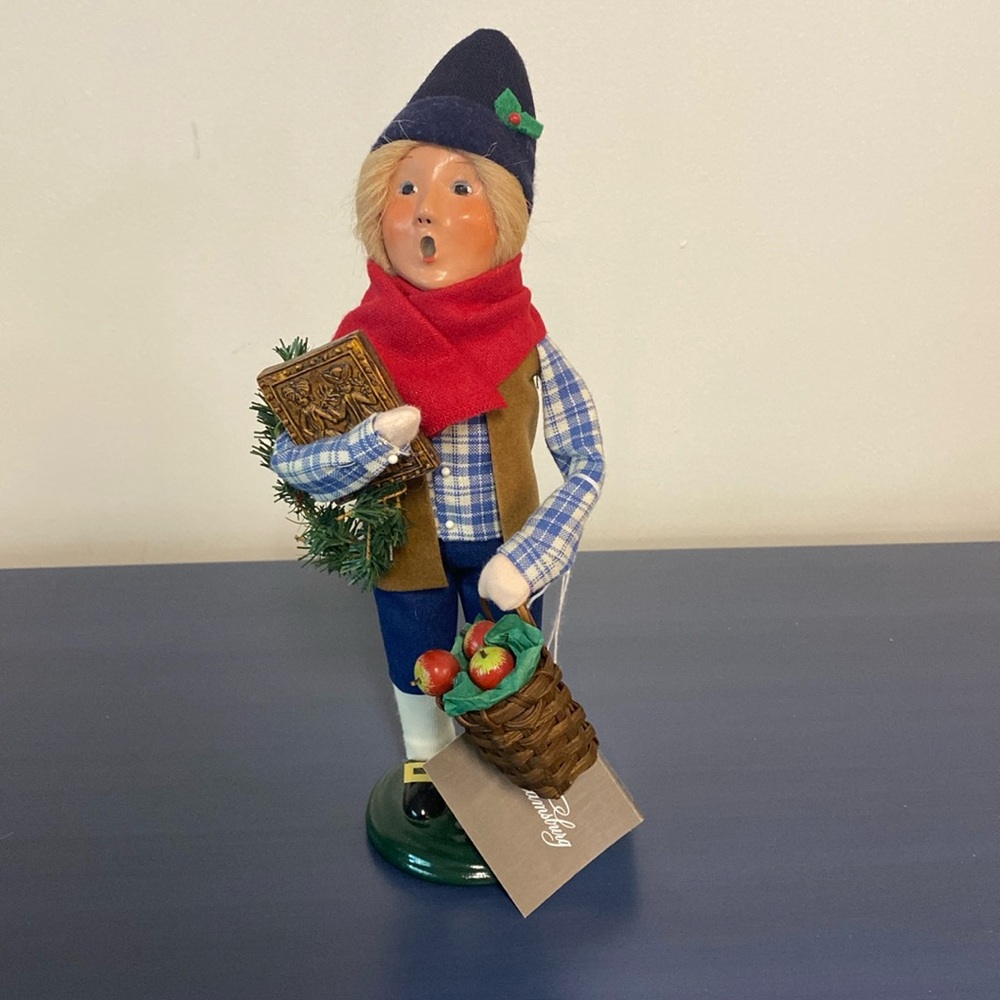 Buyers Choice Caroler, Colonial Shopping Boy